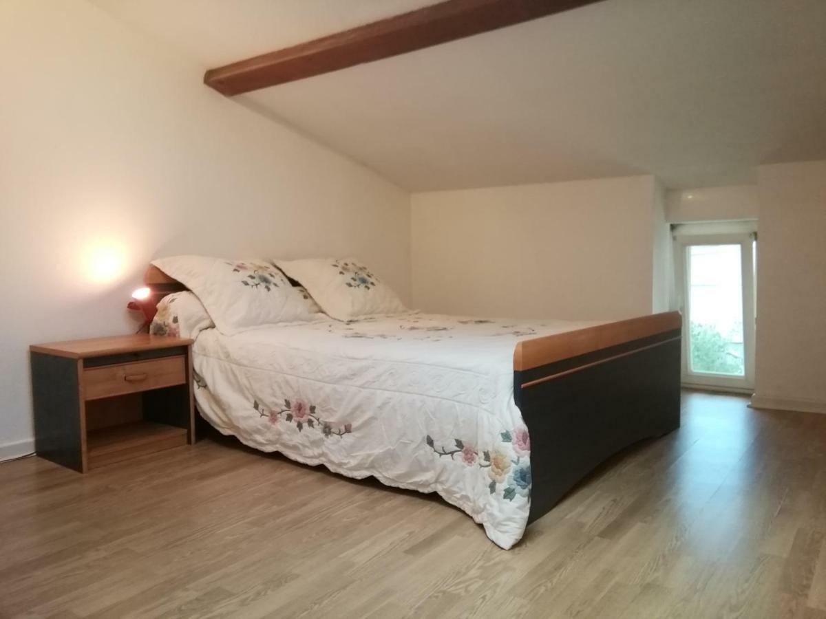 Apartamento Studio mansardé à Oyonnax Exterior foto